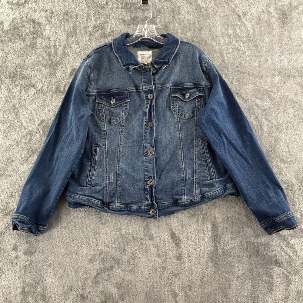 Torrid Denim Jacket Womens 2X Blue Medium Wash Stretch Distressed Denim Button
